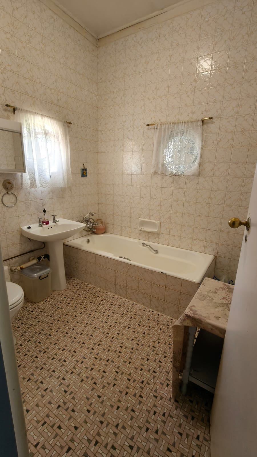 5 Bedroom Property for Sale in Hennenman Free State